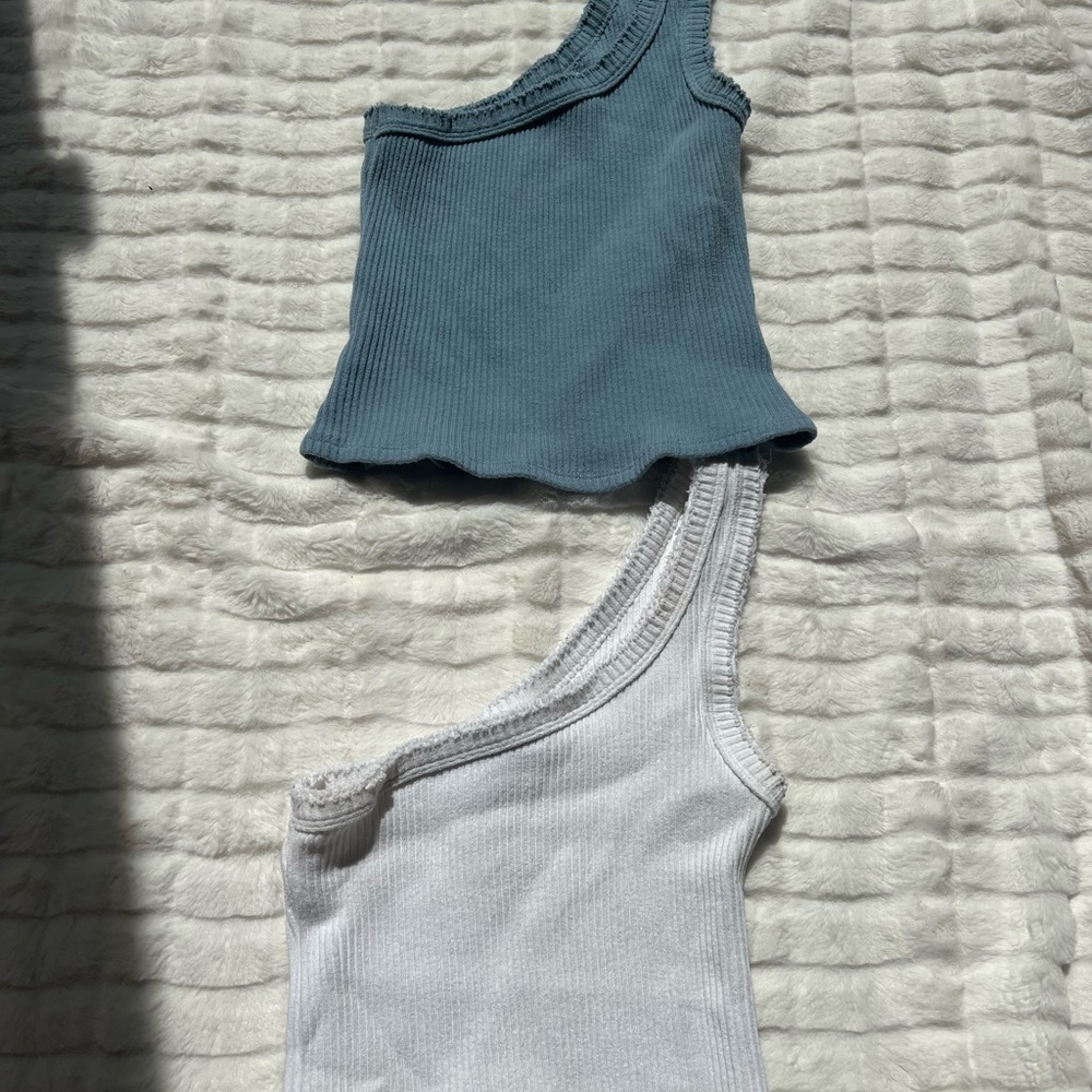 URBAN OUTFITTERS one shoulder top bundle